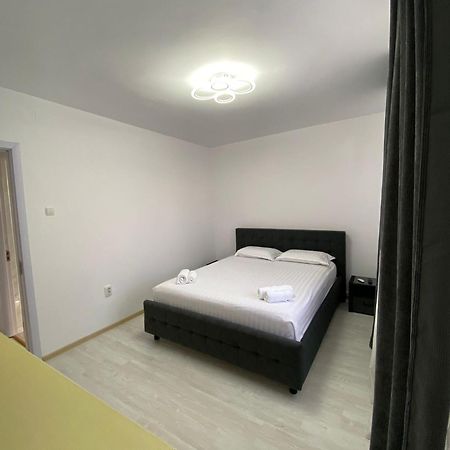 Sorinaapartament Târgu Neamț Esterno foto