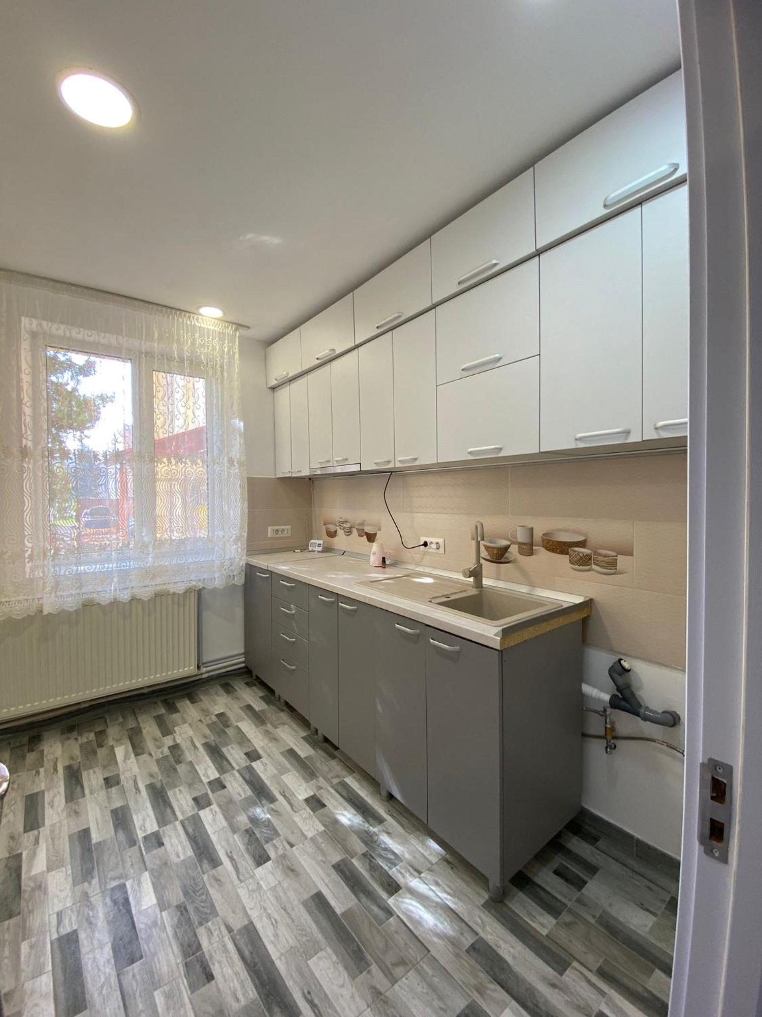 Sorinaapartament Târgu Neamț Esterno foto